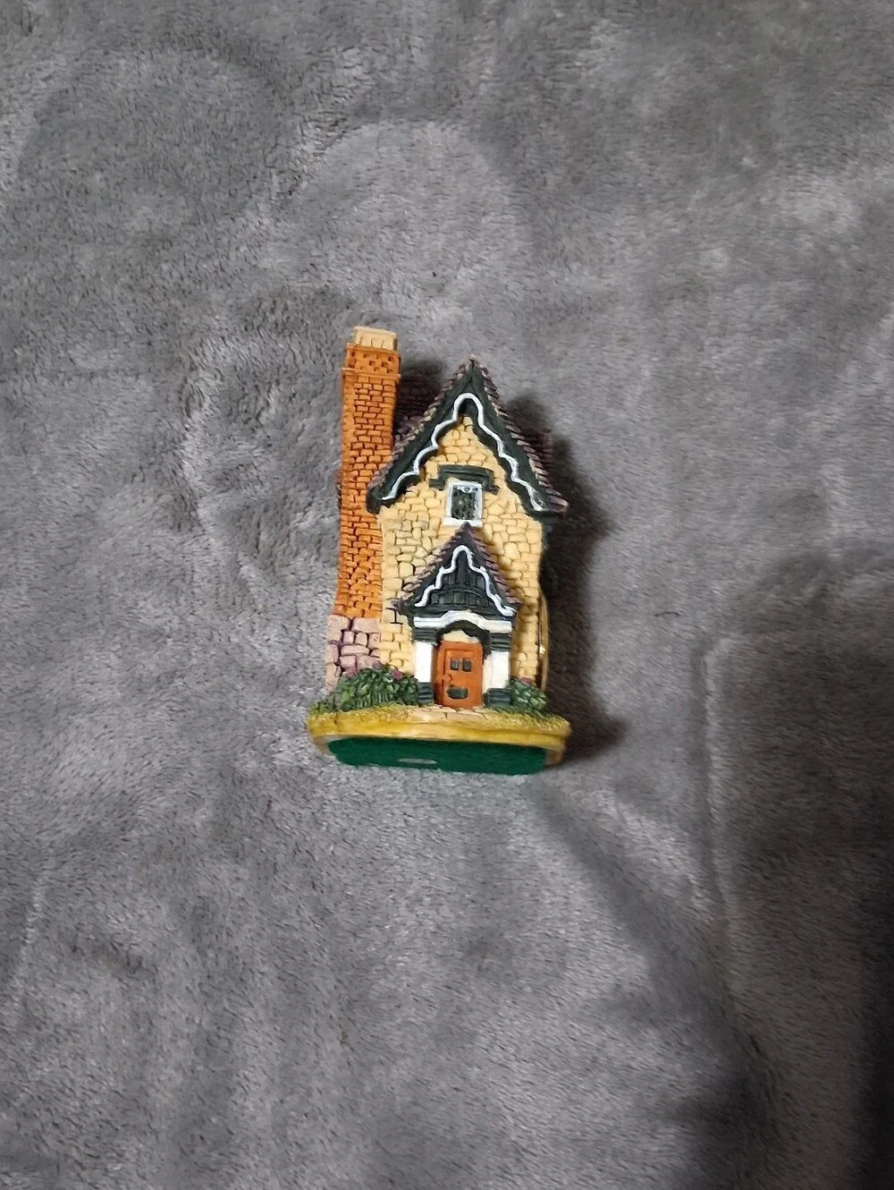 Vintage Teaberry Village #1027 Surgeon's House Clock Collection
